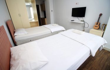 Easton Park Residence 1051 Jatinangor (TW Bed)