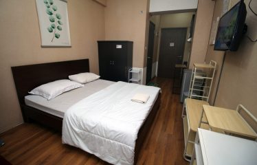 Easton Park Residence 2547 Jatinangor (Queen Bed)